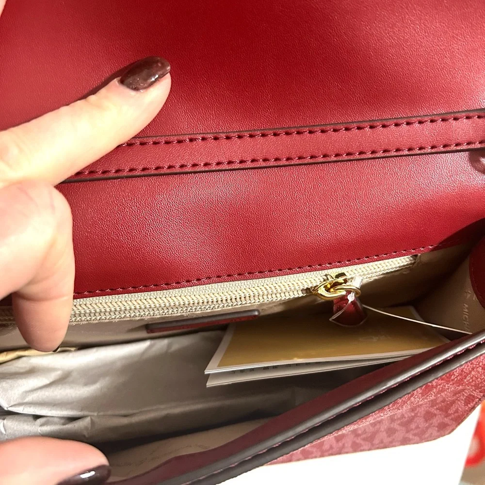 NWT Michael Kors Jet Set Medium Signature Logo‎ Crossbody Bag
